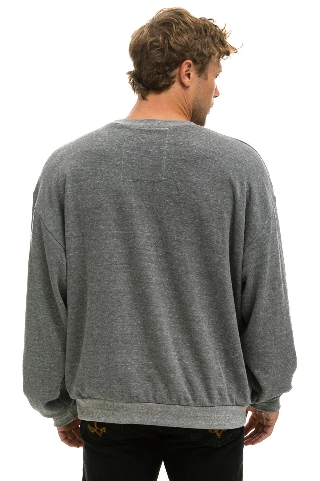 MOUNTAIN STITCH RELAXED CREW SWEATSHIRT - HEATHER // GREY