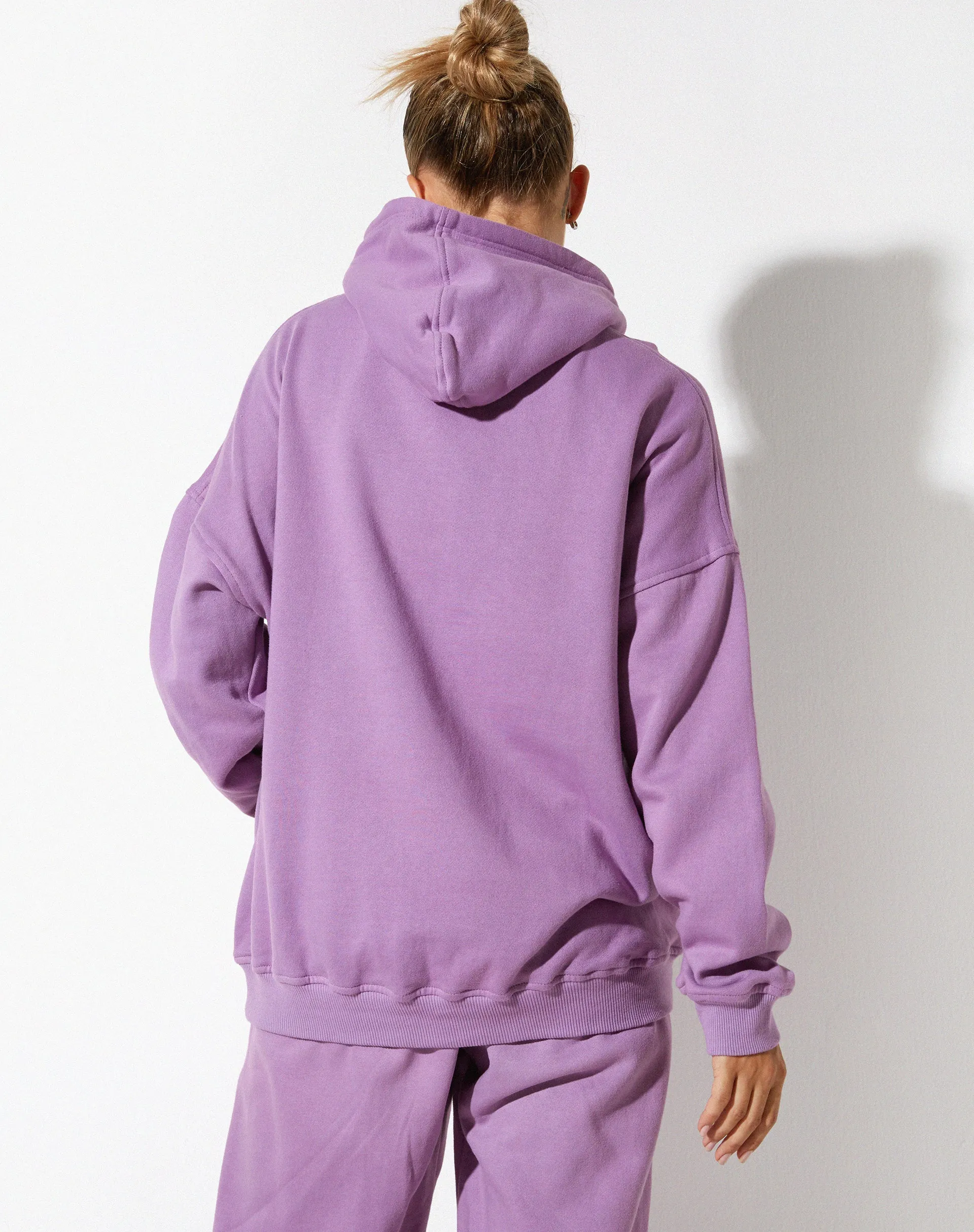 Oversize Hoodie in Lavender Retro Grade Embro