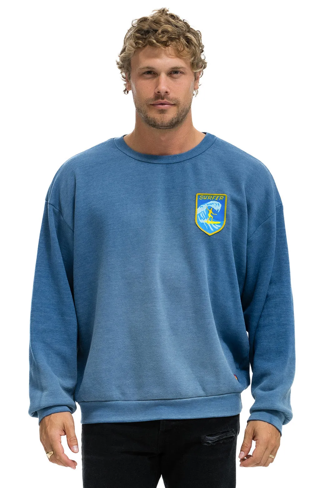 SURFER WAVE PATCH RELAXED CREW SWEATSHIRT - FADED WATER